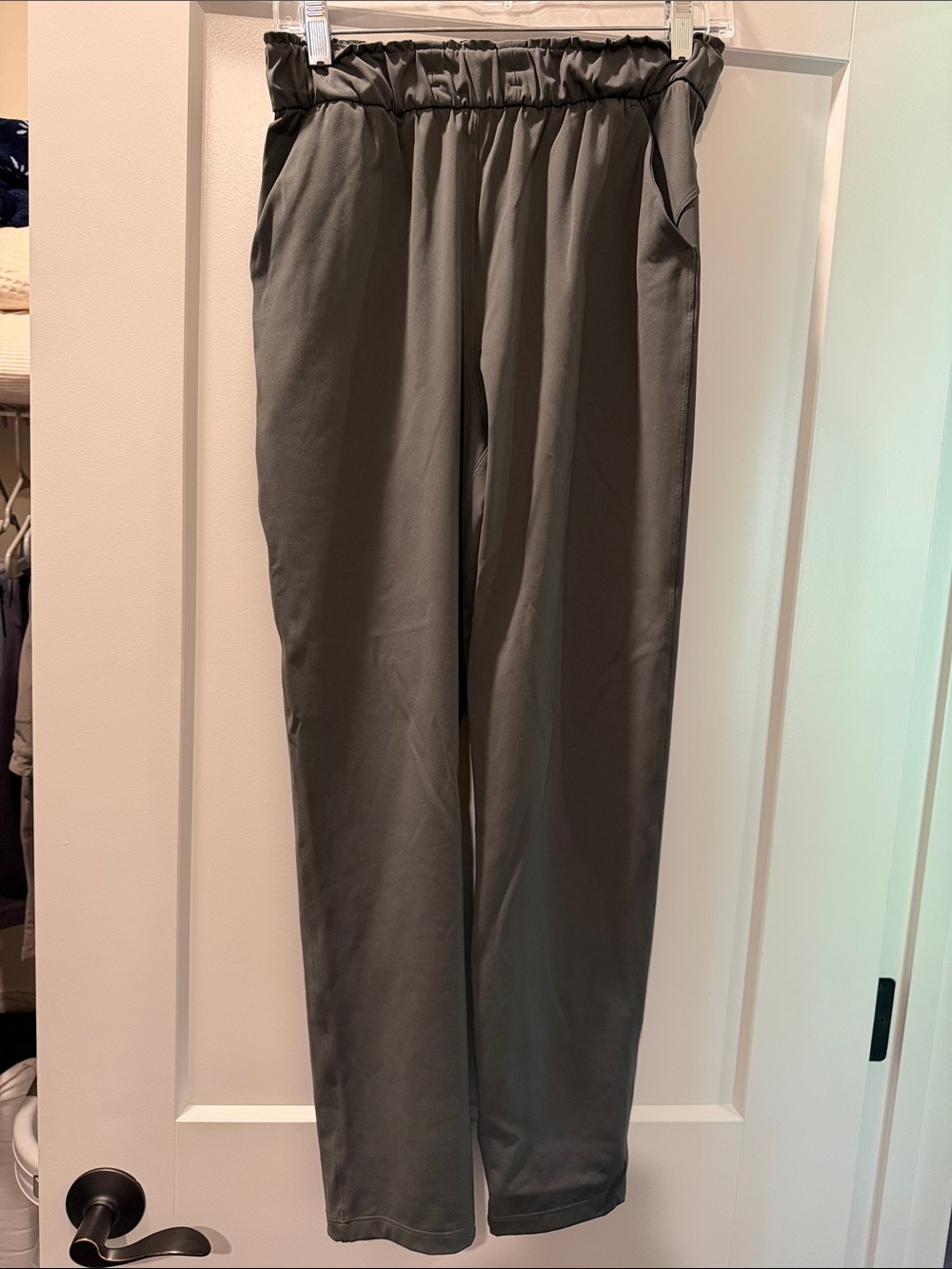 lululemon high rise stretch 7/8 in a grey/green size 4